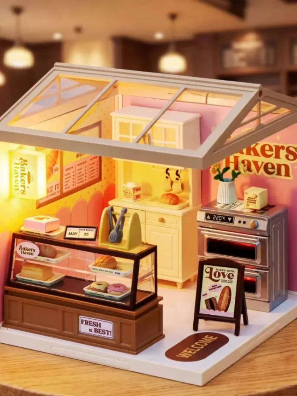 Mini Brands Spaces BAKERS HAVEN BAKERY LED Light Up Miniature Diorama Scene Zuru